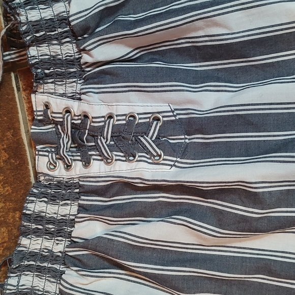 Off the Shoulder Striped Crop Top - Picture 2 of 10